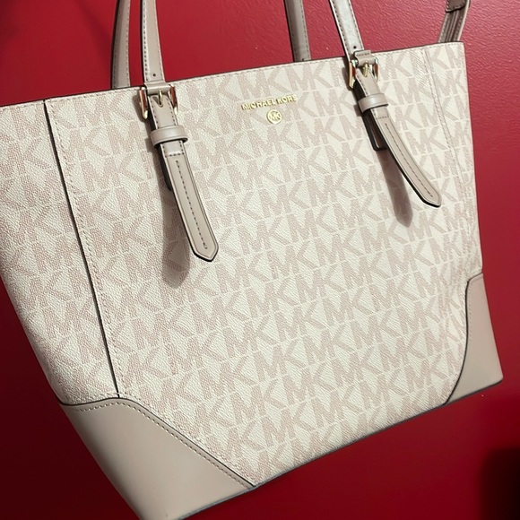 Michael Kors large tote - Picture 1 of 4